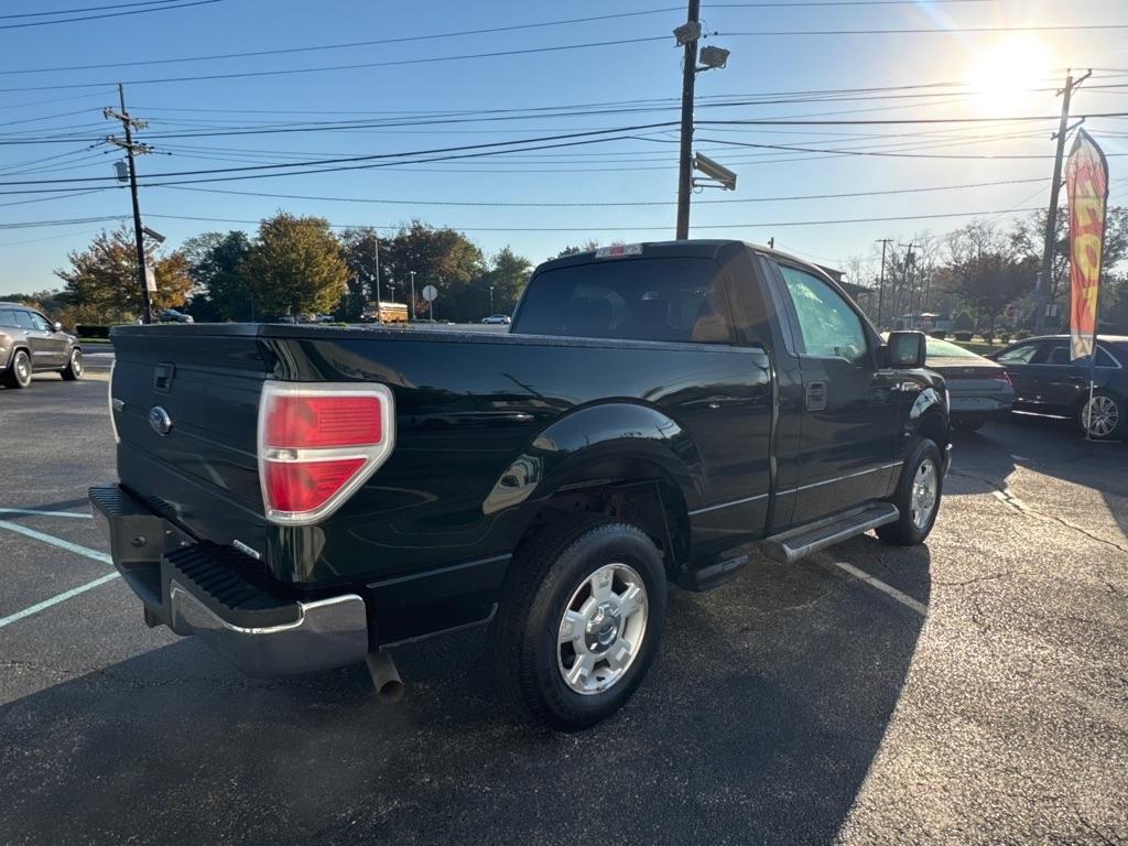 Ford F-150 2WD Reg Cab 122.5" XLT 2013