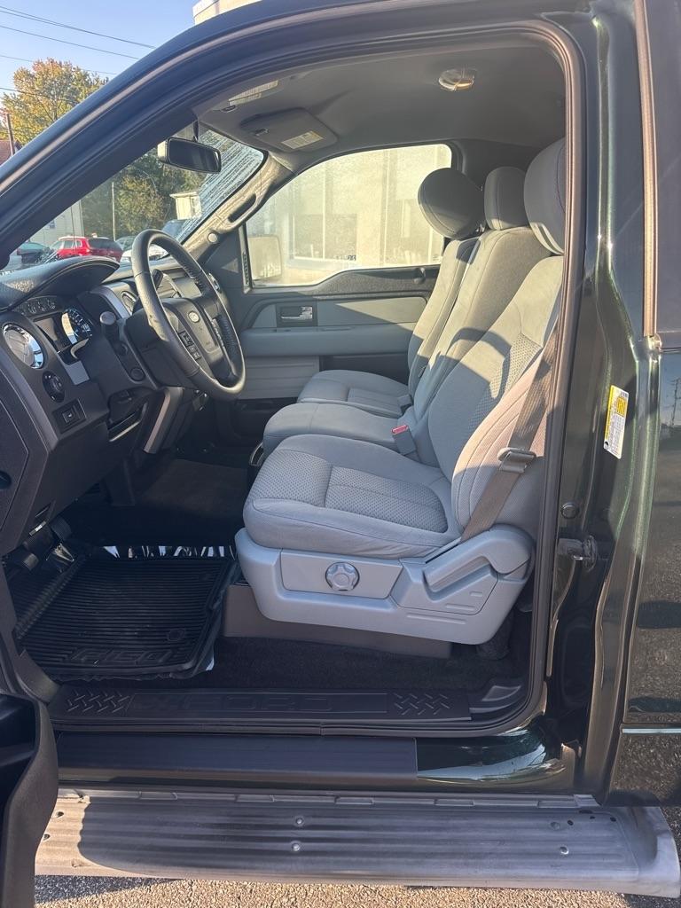 Ford F-150 2WD Reg Cab 122.5" XLT 2013