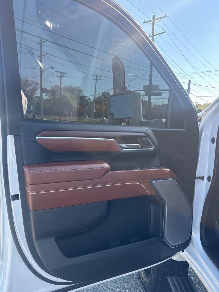 GMC Sierra 3500HD 4WD Crew Cab 172" Denali Ultimate 2024