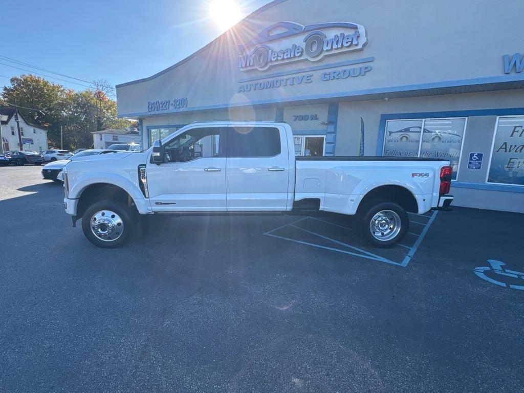 Ford Super Duty F-450 DRW Limited 4WD Crew Cab 8' Box 2024