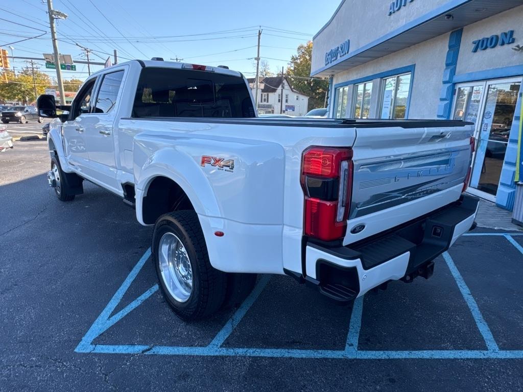 Ford Super Duty F-450 DRW Limited 4WD Crew Cab 8' Box 2024