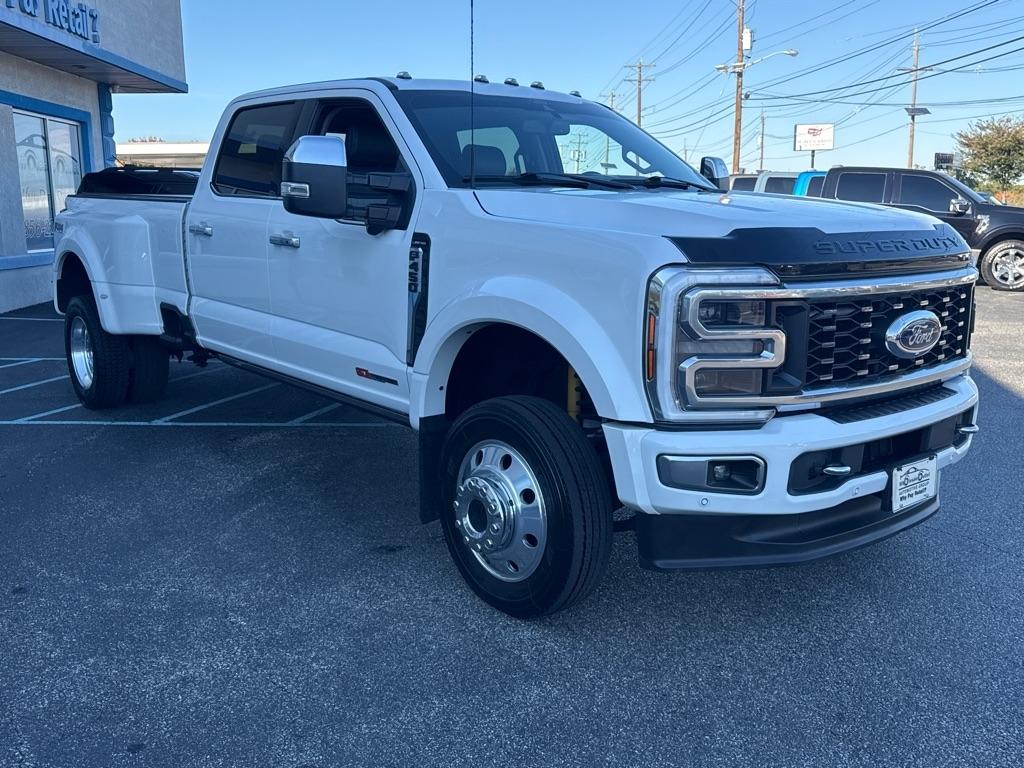 Ford Super Duty F-450 DRW Limited 4WD Crew Cab 8' Box 2024