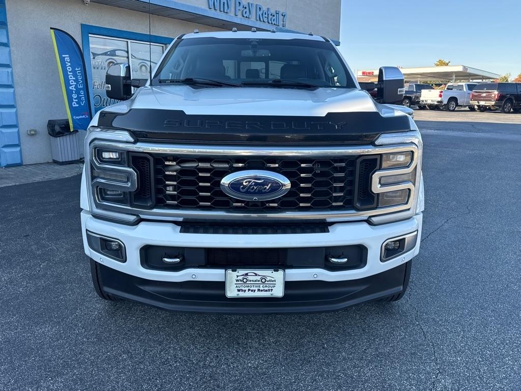 Ford Super Duty F-450 DRW Limited 4WD Crew Cab 8' Box 2024