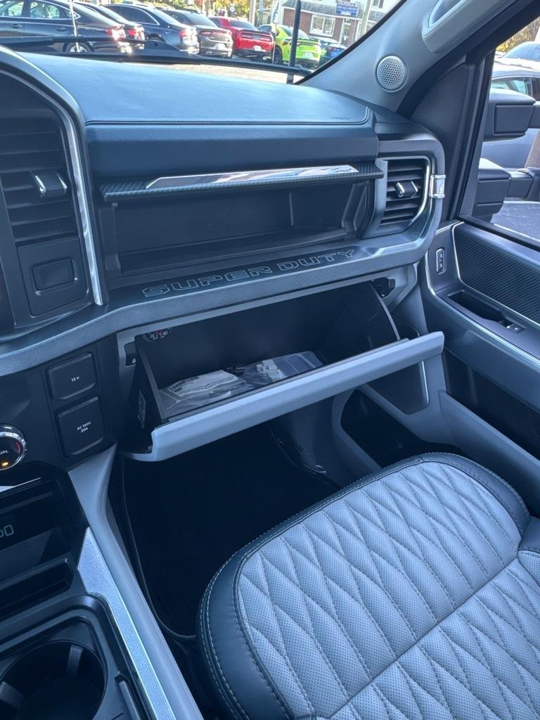 Ford Super Duty F-450 DRW Limited 4WD Crew Cab 8' Box 2024