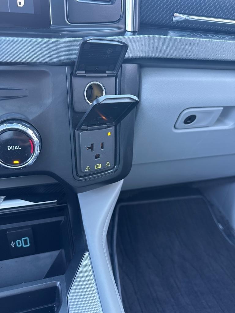 Ford Super Duty F-450 DRW Limited 4WD Crew Cab 8' Box 2024