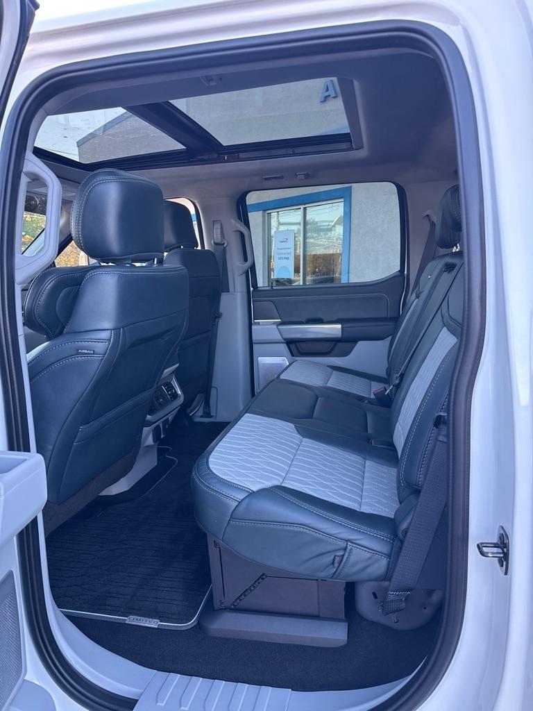 Ford Super Duty F-450 DRW Limited 4WD Crew Cab 8' Box 2024