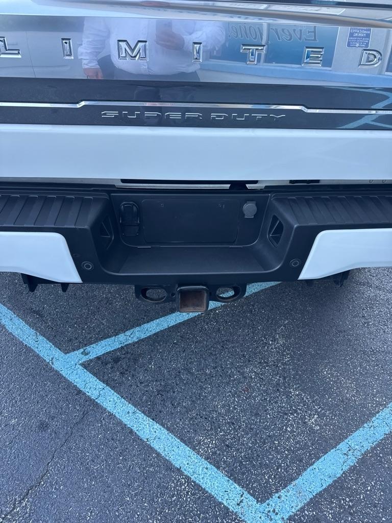Ford Super Duty F-450 DRW Limited 4WD Crew Cab 8' Box 2024