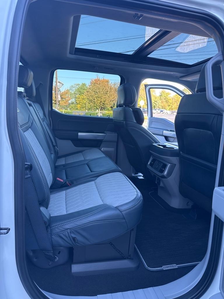 Ford Super Duty F-450 DRW Limited 4WD Crew Cab 8' Box 2024