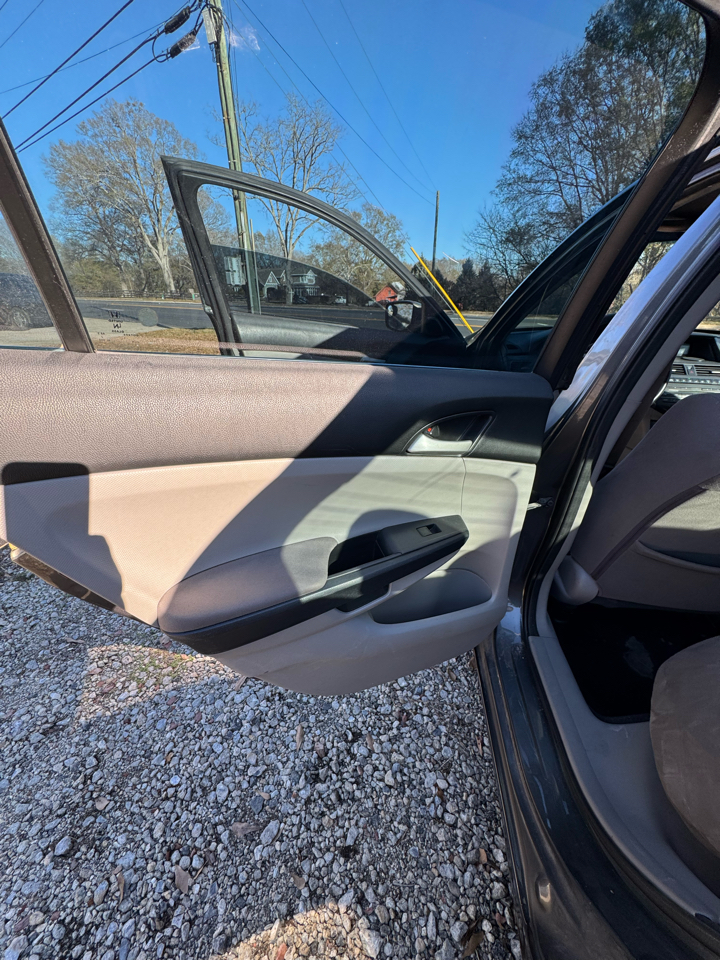 Honda Accord LX sedan AT 2011