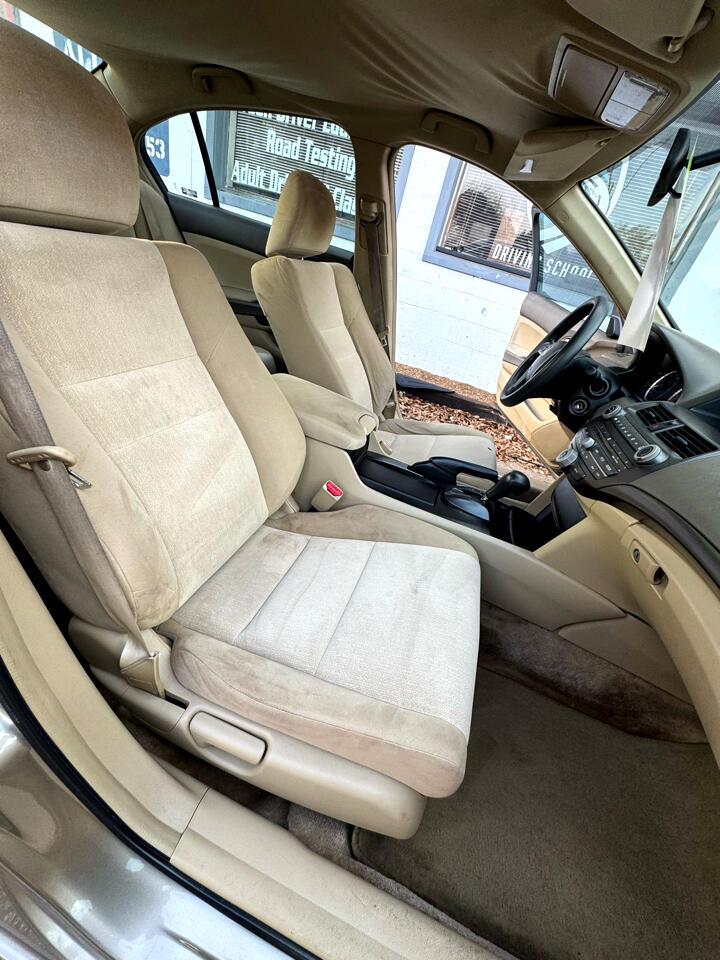 Honda Accord LX sedan AT 2009