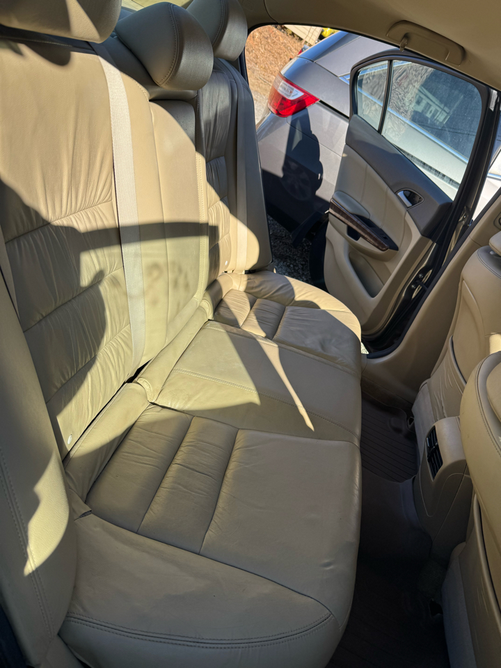 Honda Accord EX-L V-6 Sedan AT 2010