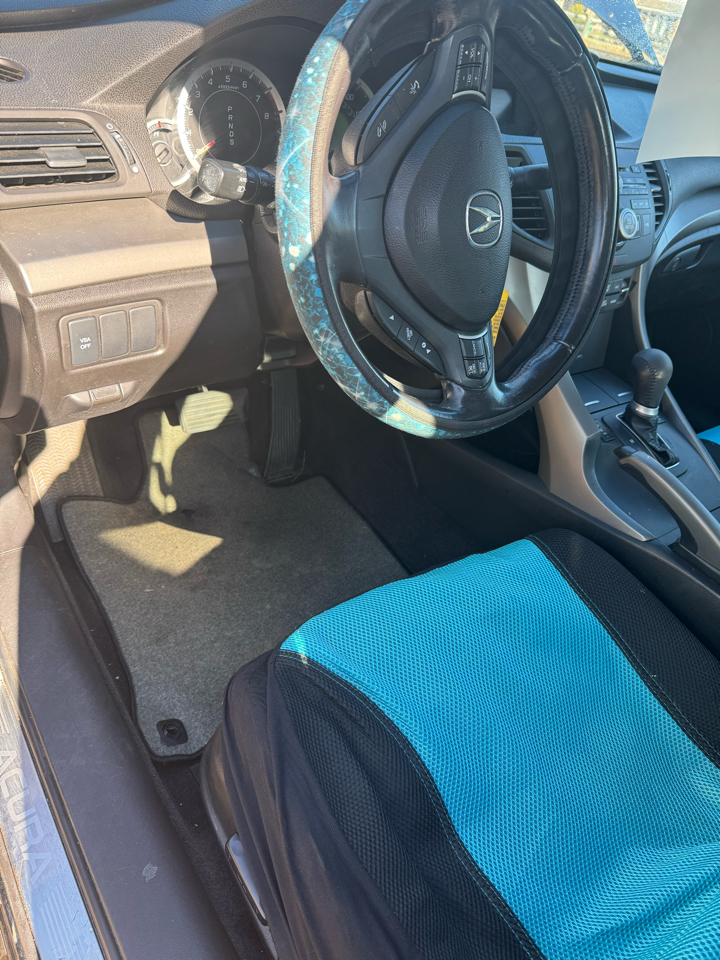 Acura TSX 5-Speed AT with Tech Package 2009