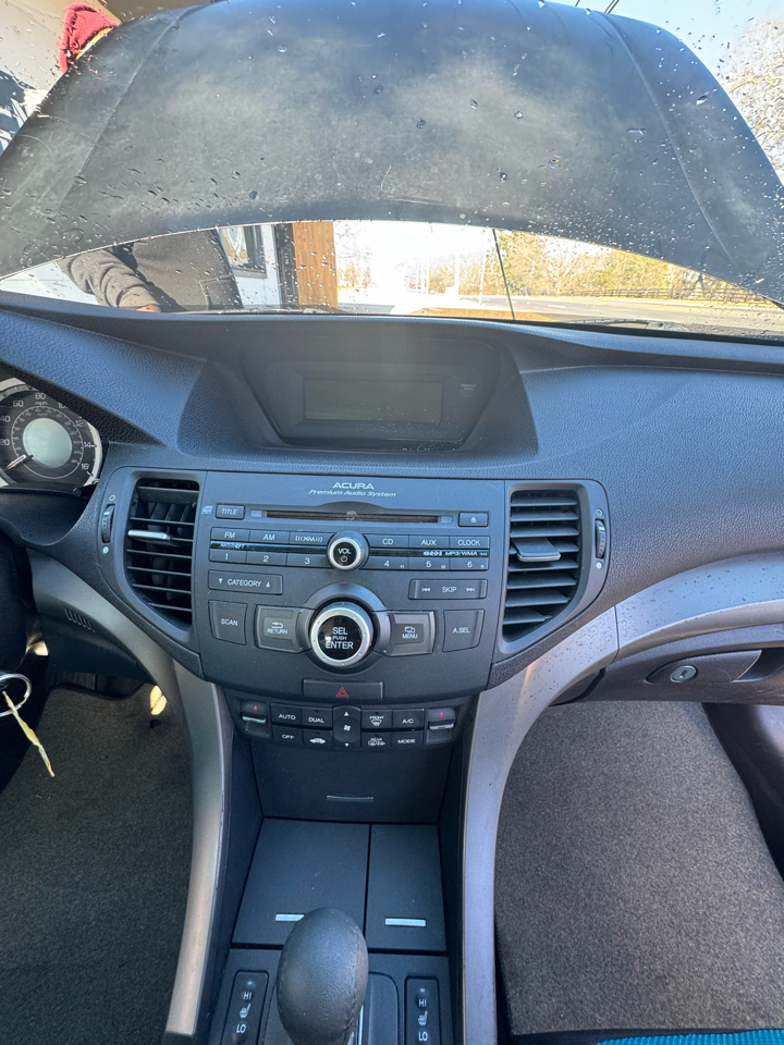 Acura TSX 5-Speed AT with Tech Package 2009