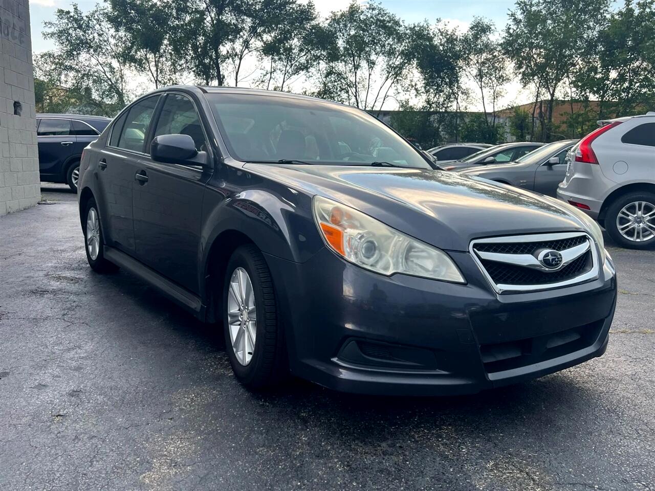 2010 Subaru Legacy 2.5i Premium photo 2