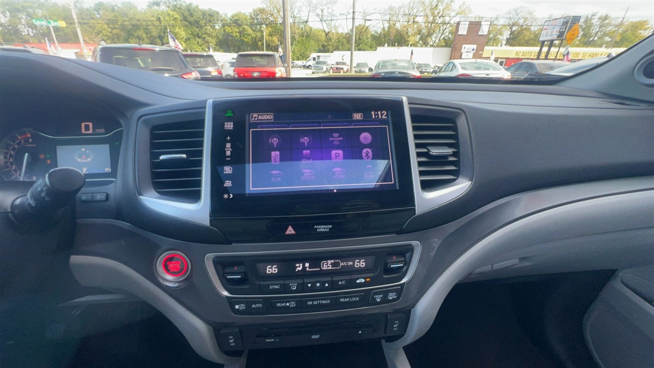 2016 Honda Pilot EX-L photo 13