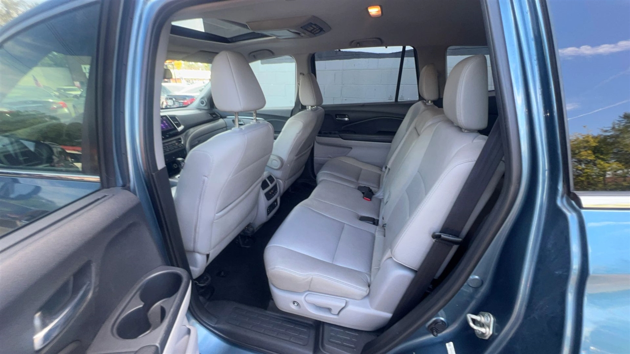 2016 Honda Pilot EX-L photo 14