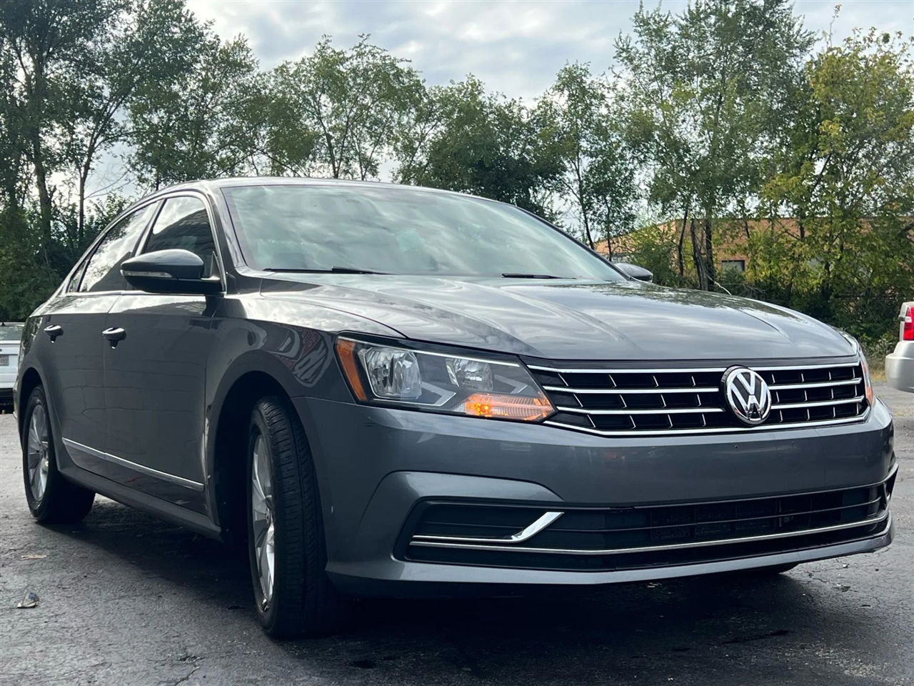 2016 Volkswagen Passat S photo 4