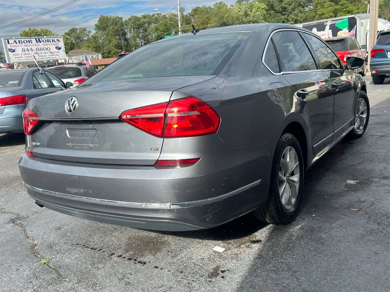 2016 Volkswagen Passat S photo 14
