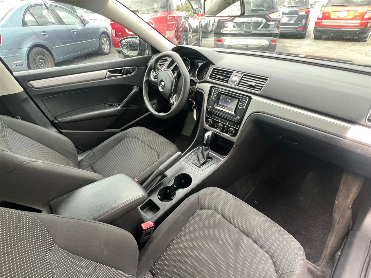 2016 Volkswagen Passat S photo 20