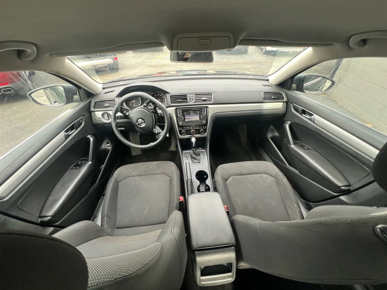 2016 Volkswagen Passat S photo 26