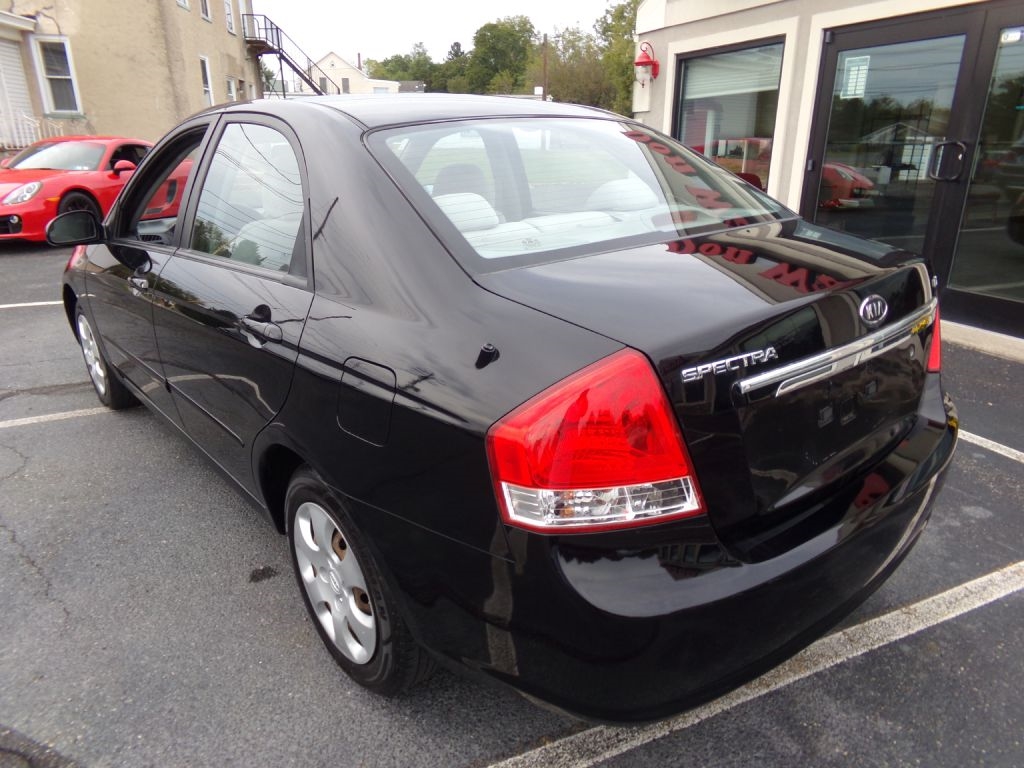 2009 Kia Spectra EX photo 2