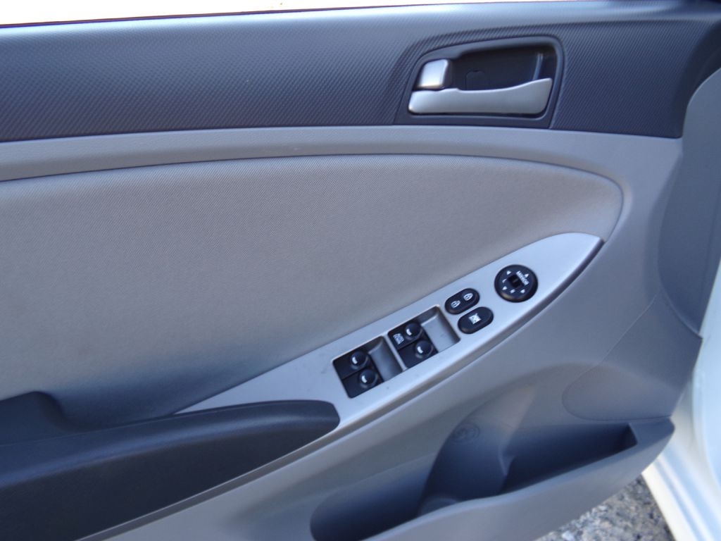 Hyundai Accent  2016