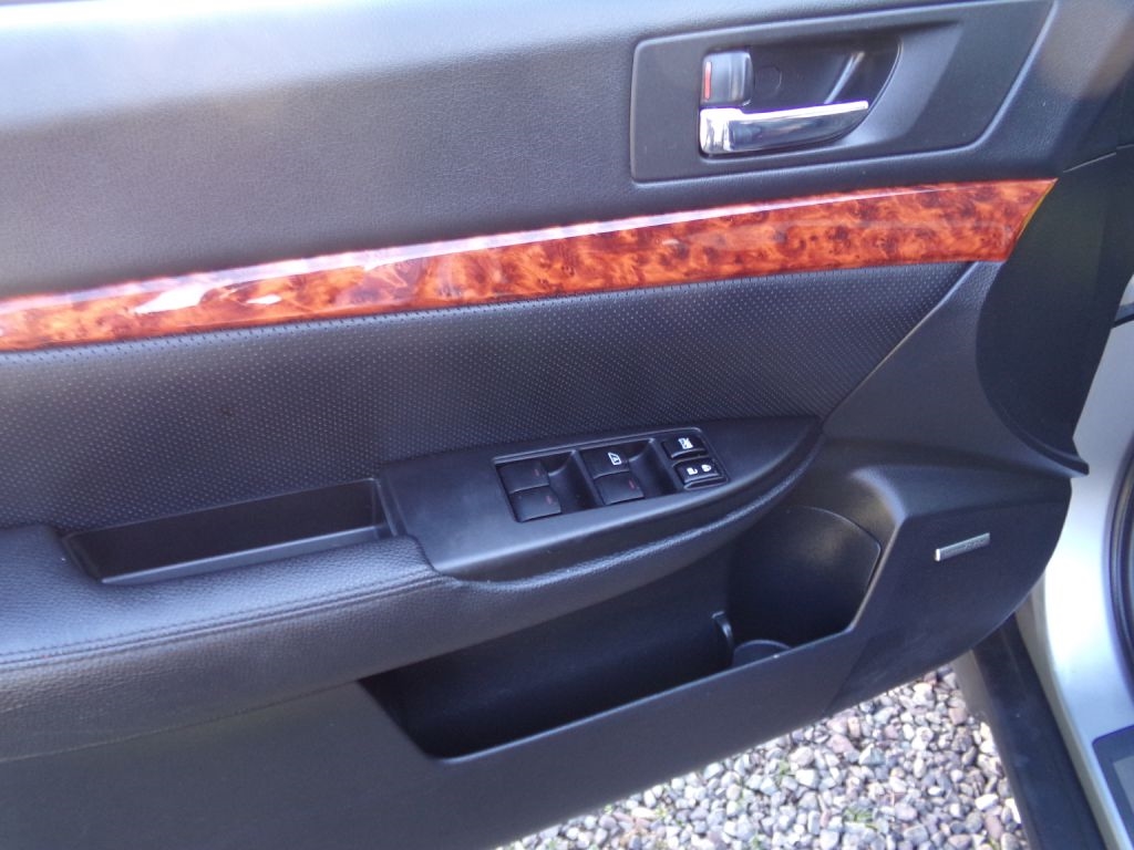 Subaru Outback  2010