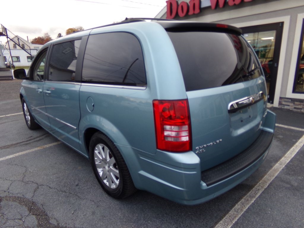 Chrysler Town & Country  2010