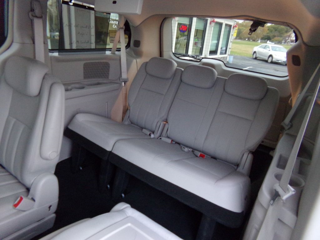 Chrysler Town & Country  2010
