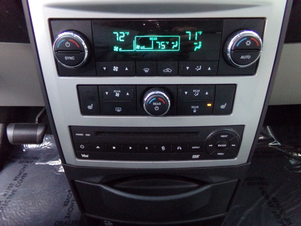 Chrysler Town & Country  2010