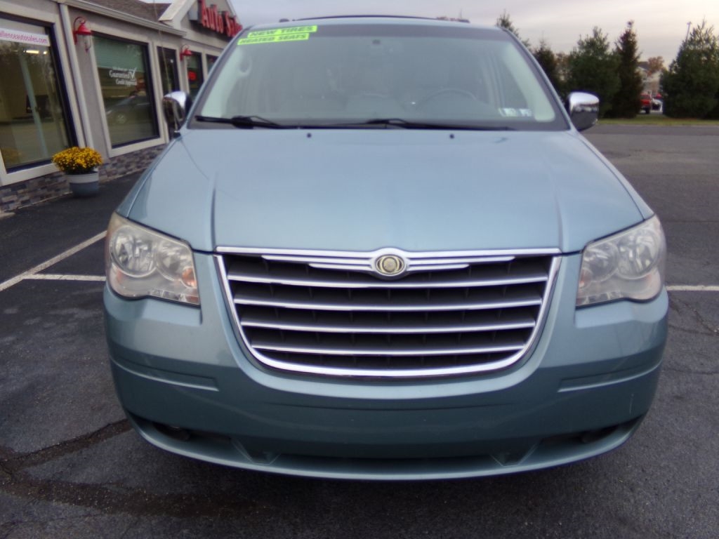 Chrysler Town & Country  2010
