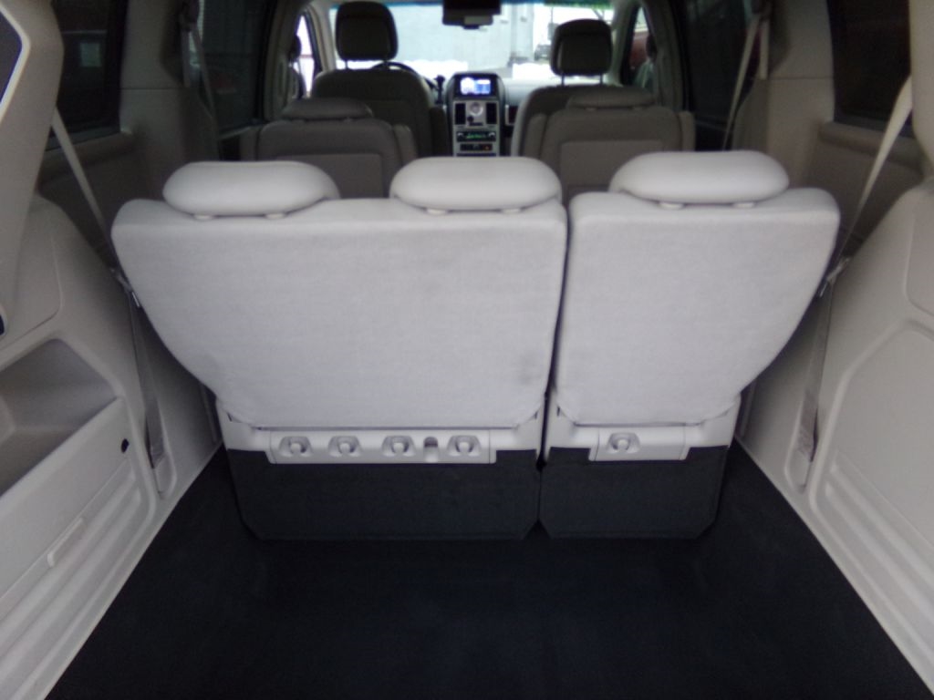 Chrysler Town & Country  2010