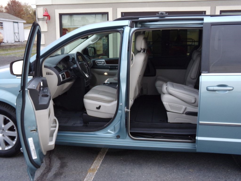 Chrysler Town & Country  2010