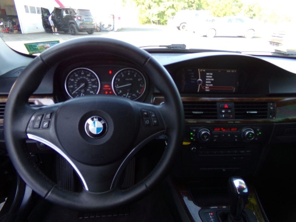 BMW 3-Series  2010