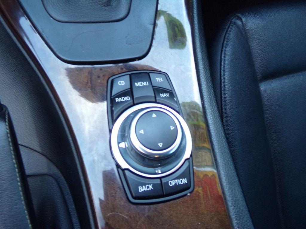 BMW 3-Series  2010
