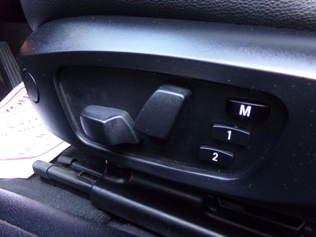 BMW 3-Series  2010