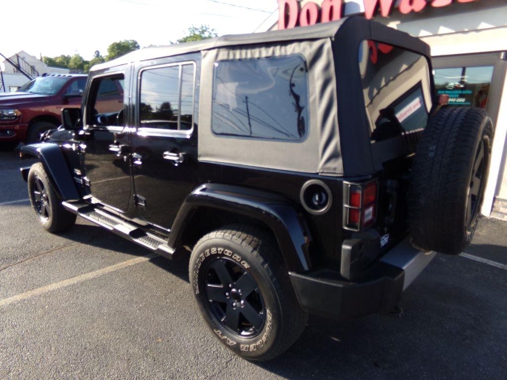 Jeep Wrangler  2011