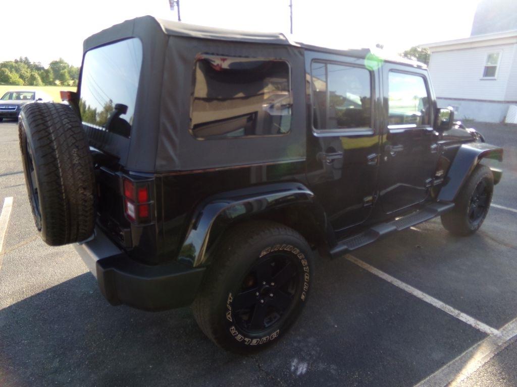 Jeep Wrangler  2011