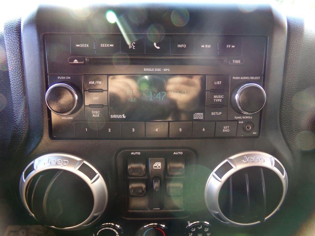 Jeep Wrangler  2011