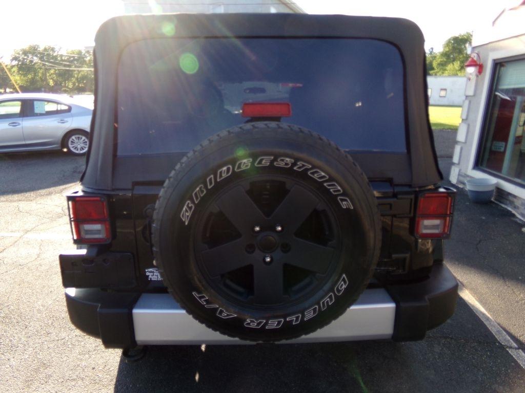 Jeep Wrangler  2011