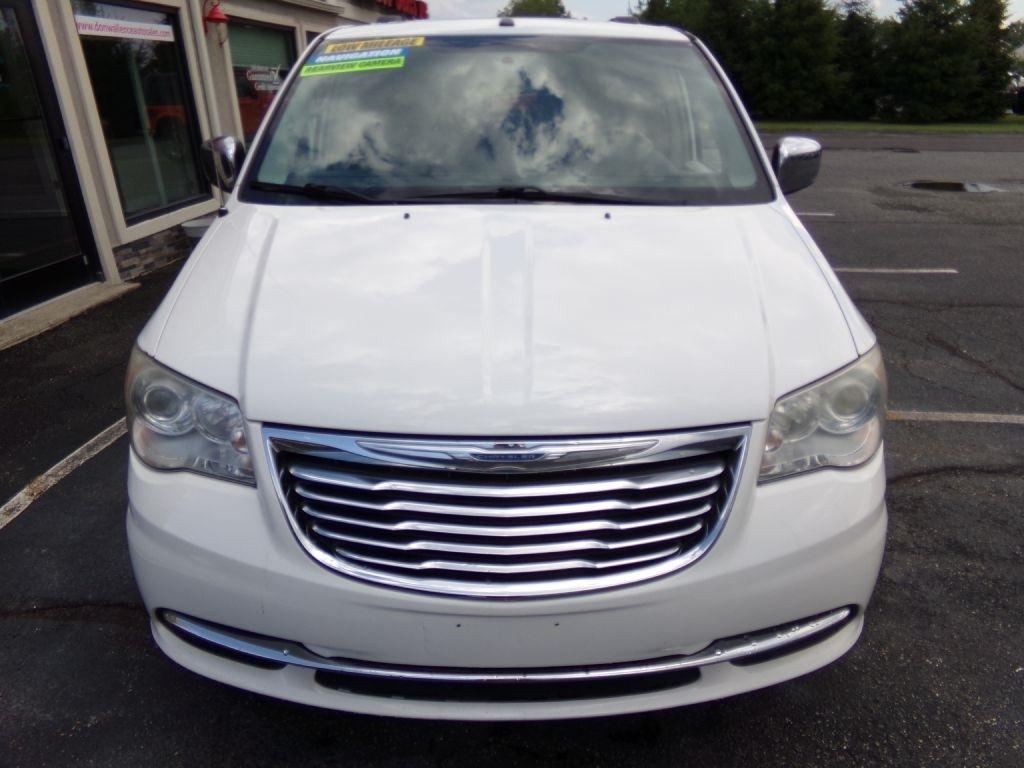 Chrysler Town & Country  2011