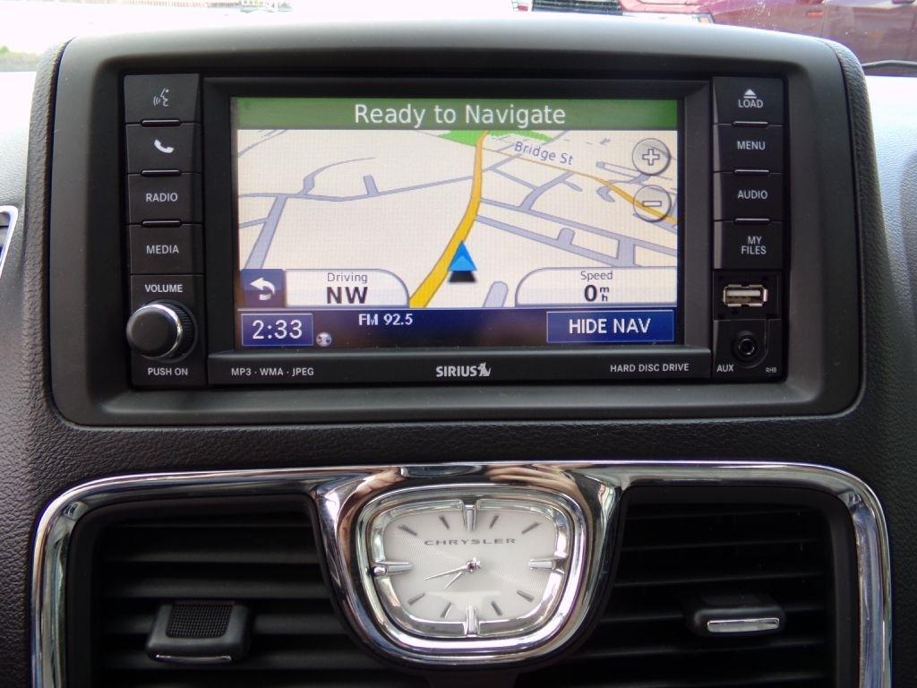 Chrysler Town & Country  2011