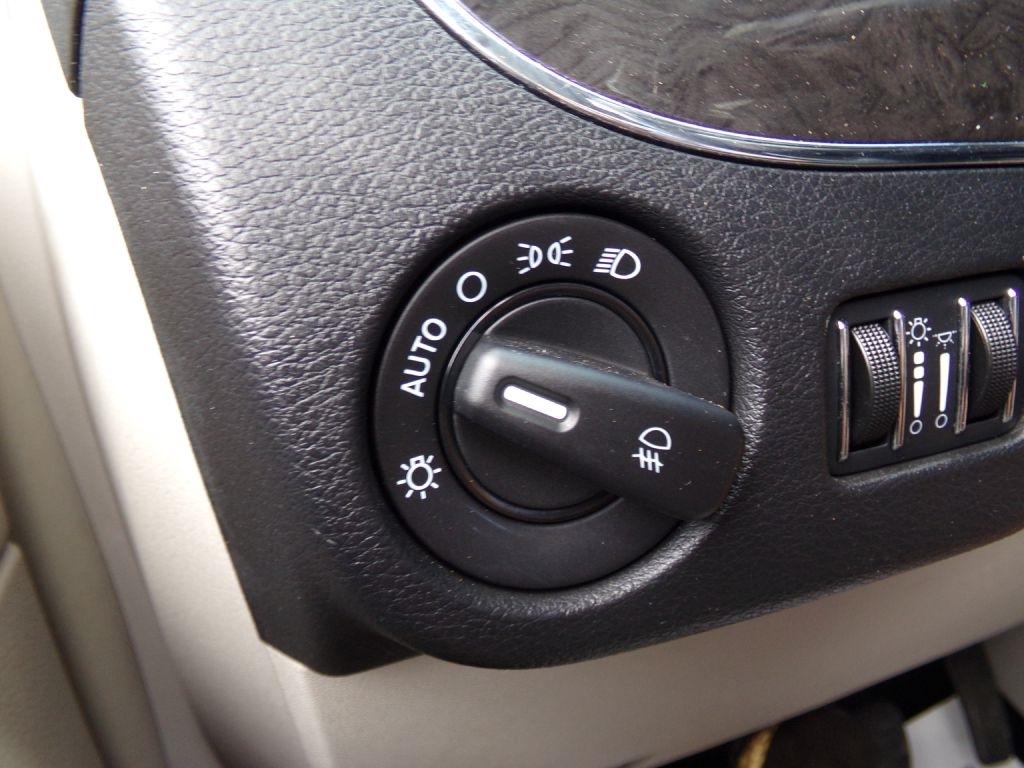 Chrysler Town & Country  2011