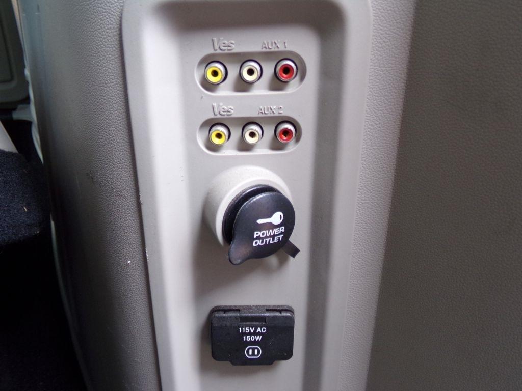 Chrysler Town & Country  2011
