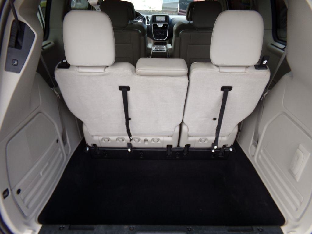 Chrysler Town & Country  2011