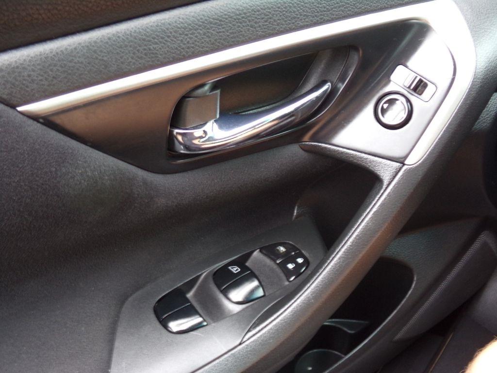 Nissan Altima  2015