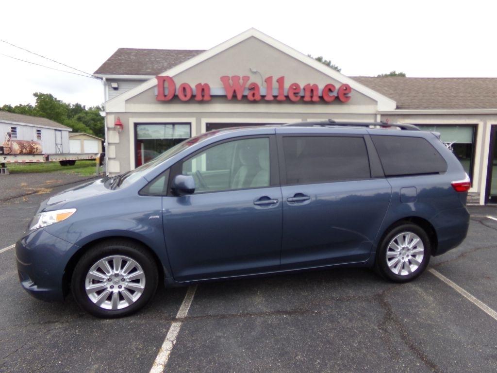 Toyota Sienna  2016