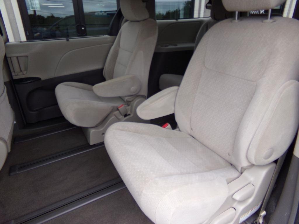 Toyota Sienna  2016