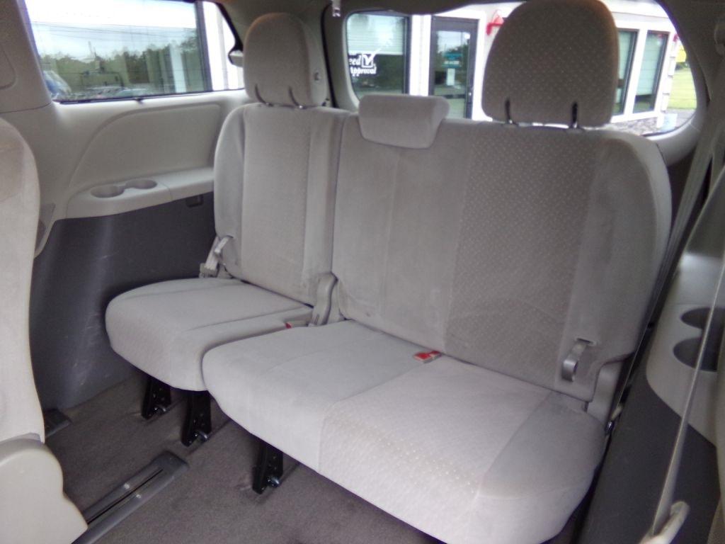 Toyota Sienna  2016