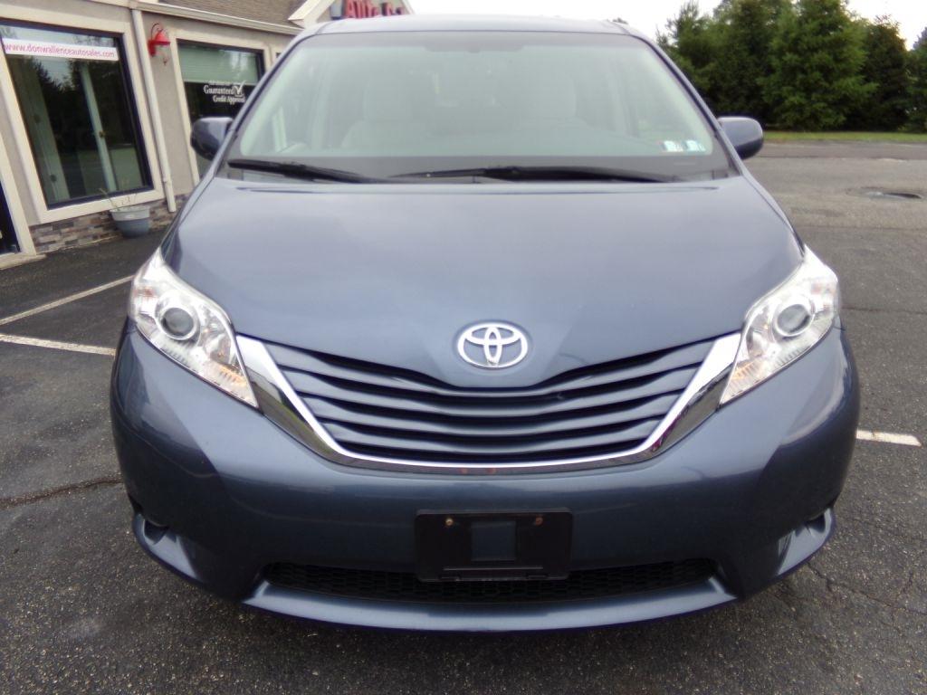 Toyota Sienna  2016